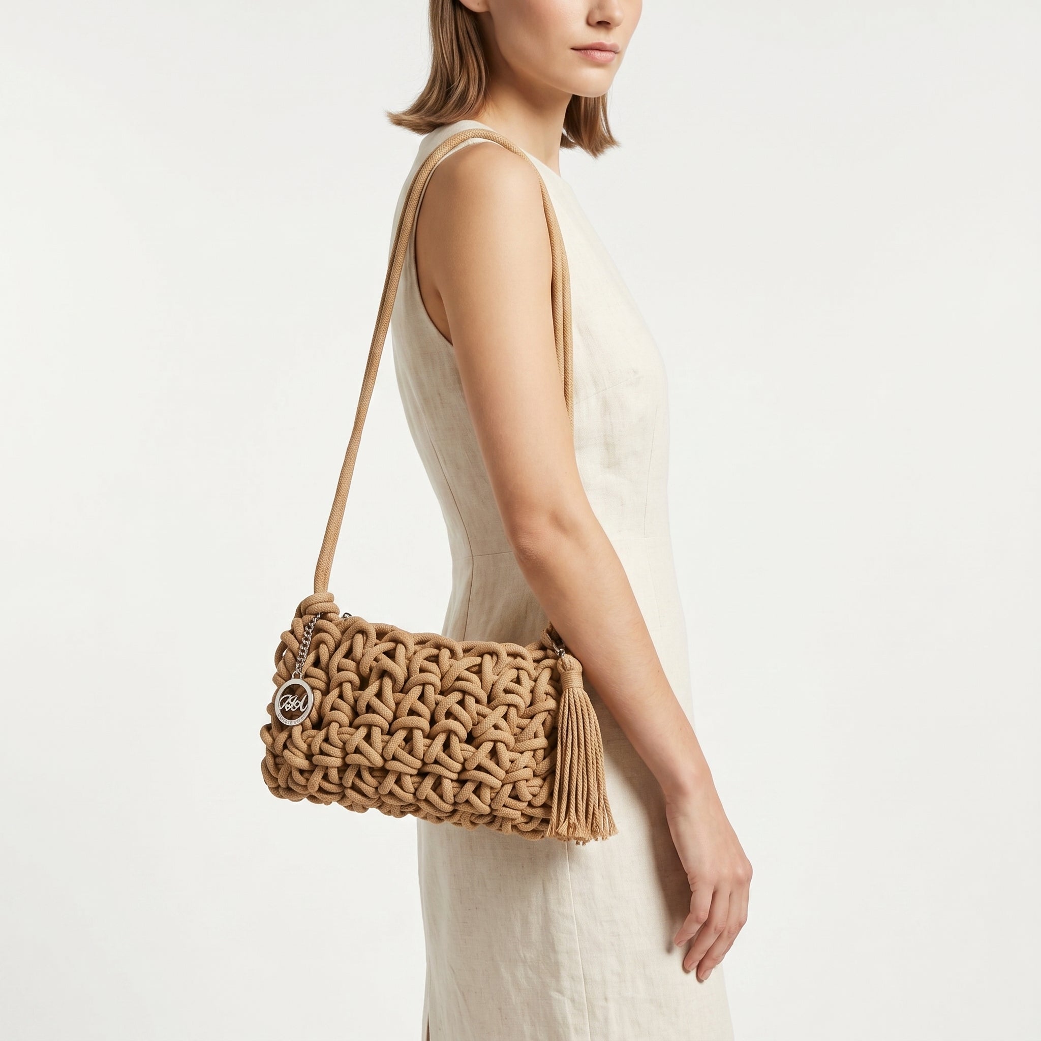 Come Scegliere la Borsa a Tracolla Perfetta per Ogni Occasione - Stile Donna Bags