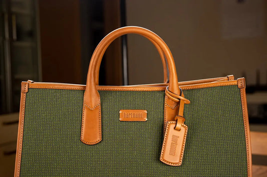 Borsa tote in canvas verde con manici e rifiniture in pelle scamosciata marrone stile donna
