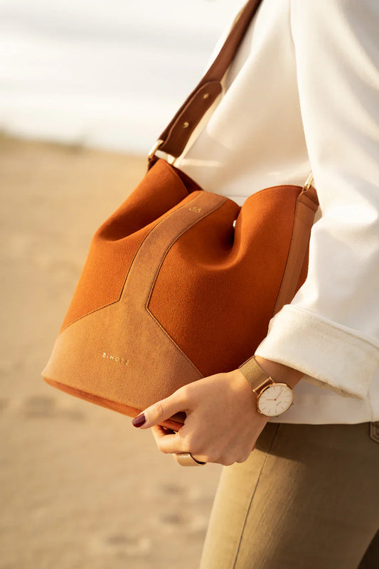 Borsa donna elegante tan e caramello con pannelli in suede per stile personale
