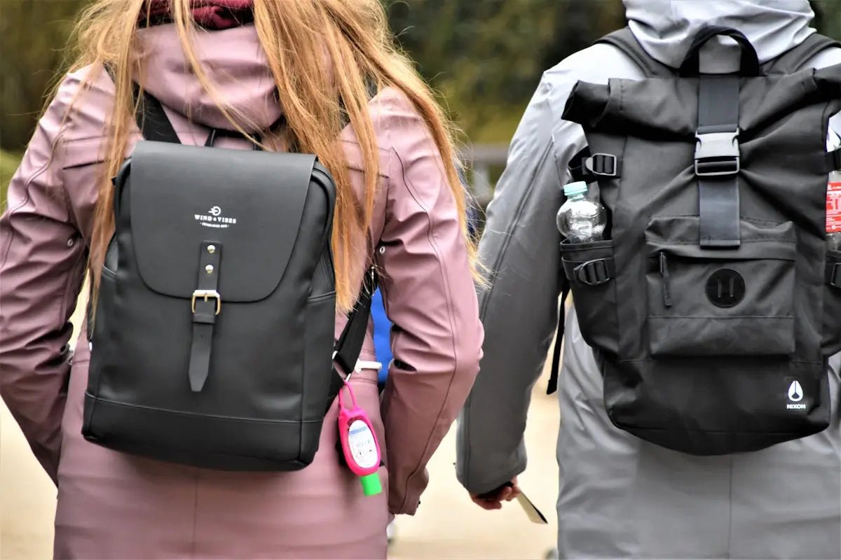 Understanding Wallet Bases for Bags: Tips on Choosing Women's Handbags - Stile Donna Bags