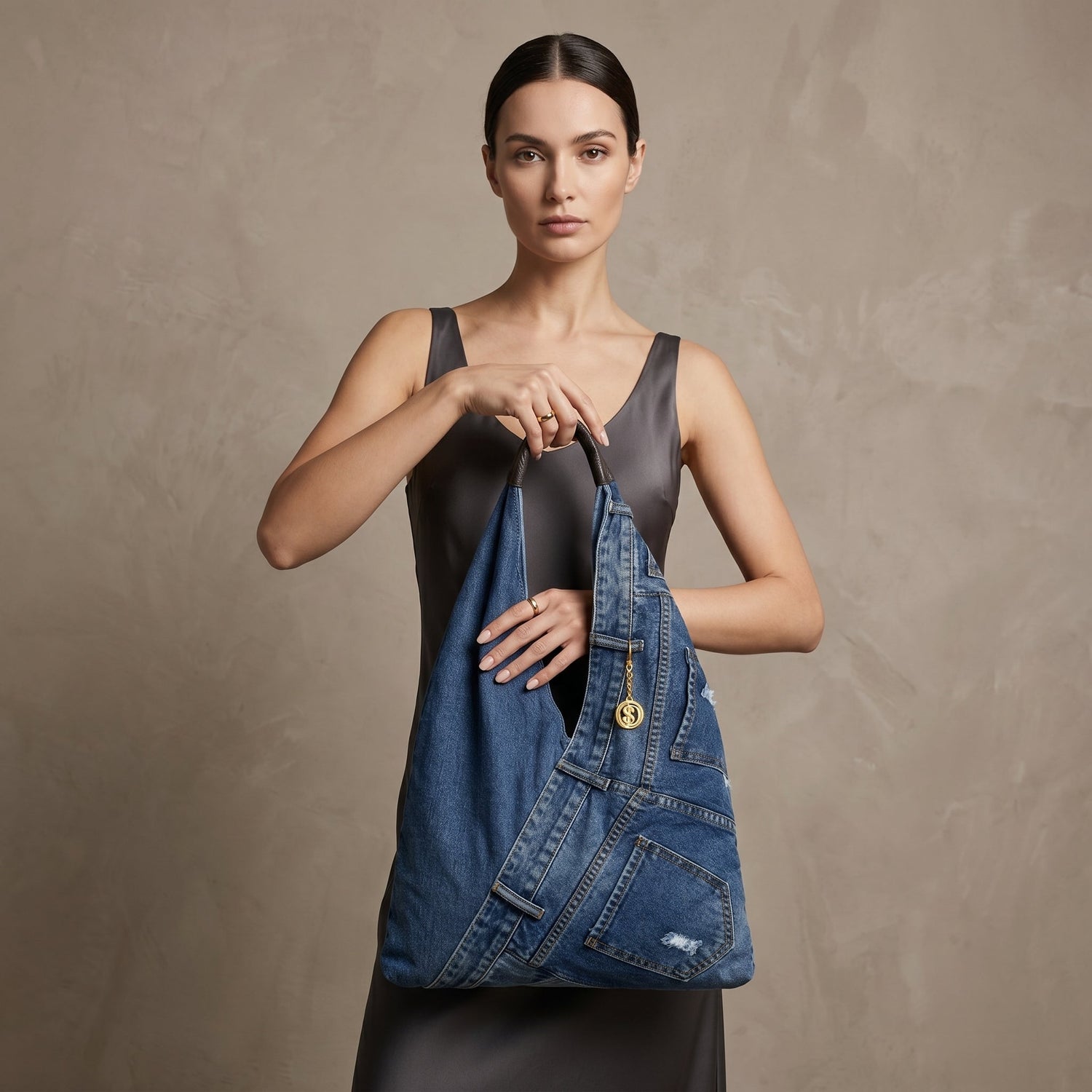 Borsa tote in denim blu con grafiche gialle e bianche, stile donna bags
