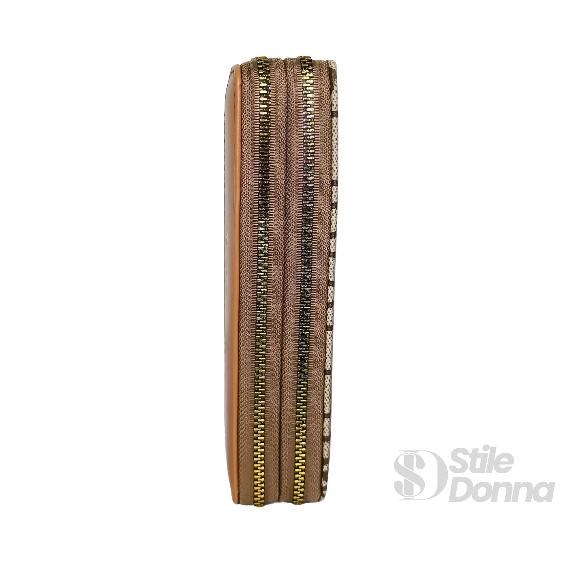 B.Cavalli portafoglio donna ecopelle beige motivo fantasia – portafoglio indossato