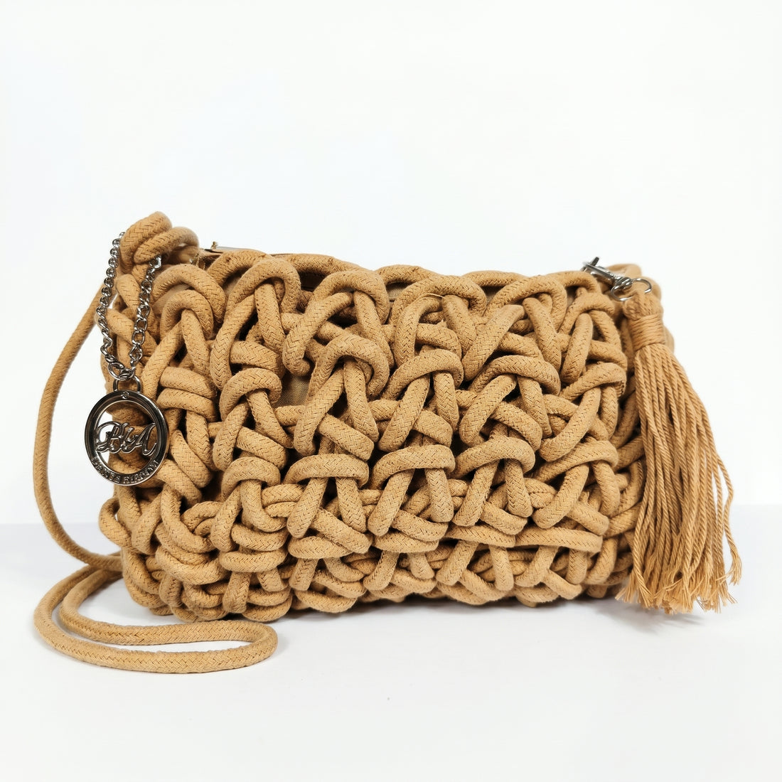 Nappina e charm, i suoi dettagli