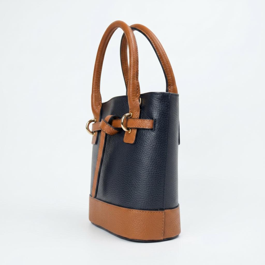 Bucky borsa vera pelle nera con tracolla regolabile – vista posteriore