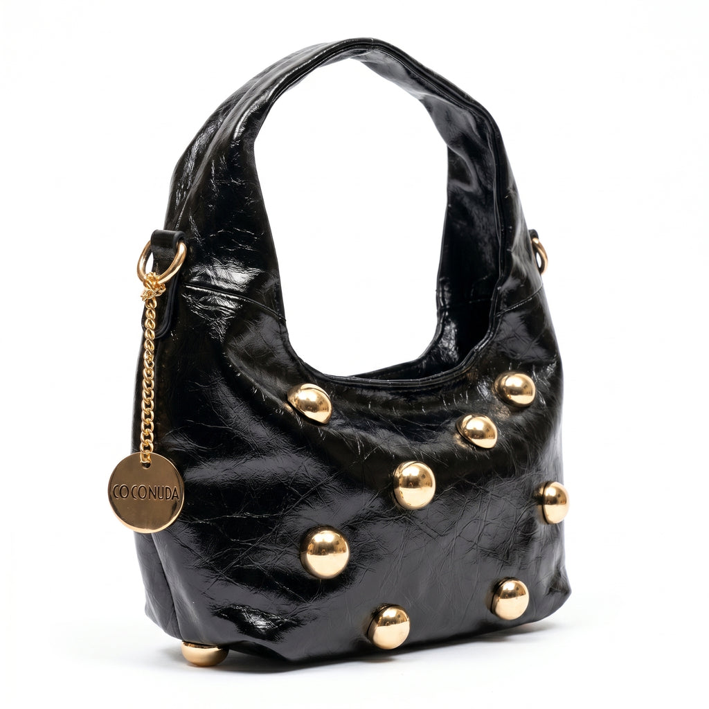 Borsa hobo Coconuda nera borchie oro con tracolla regolabile inclusa - vista frontale