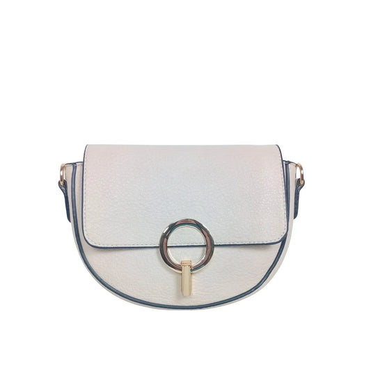 Stile Donna borsa mezzaluna ecopelle beige con dettagli dorati – vista laterale