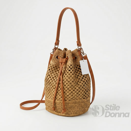 Stile Donna borsa secchiello paglia intrecciata spallacci ecopelle marrone – vista frontale
