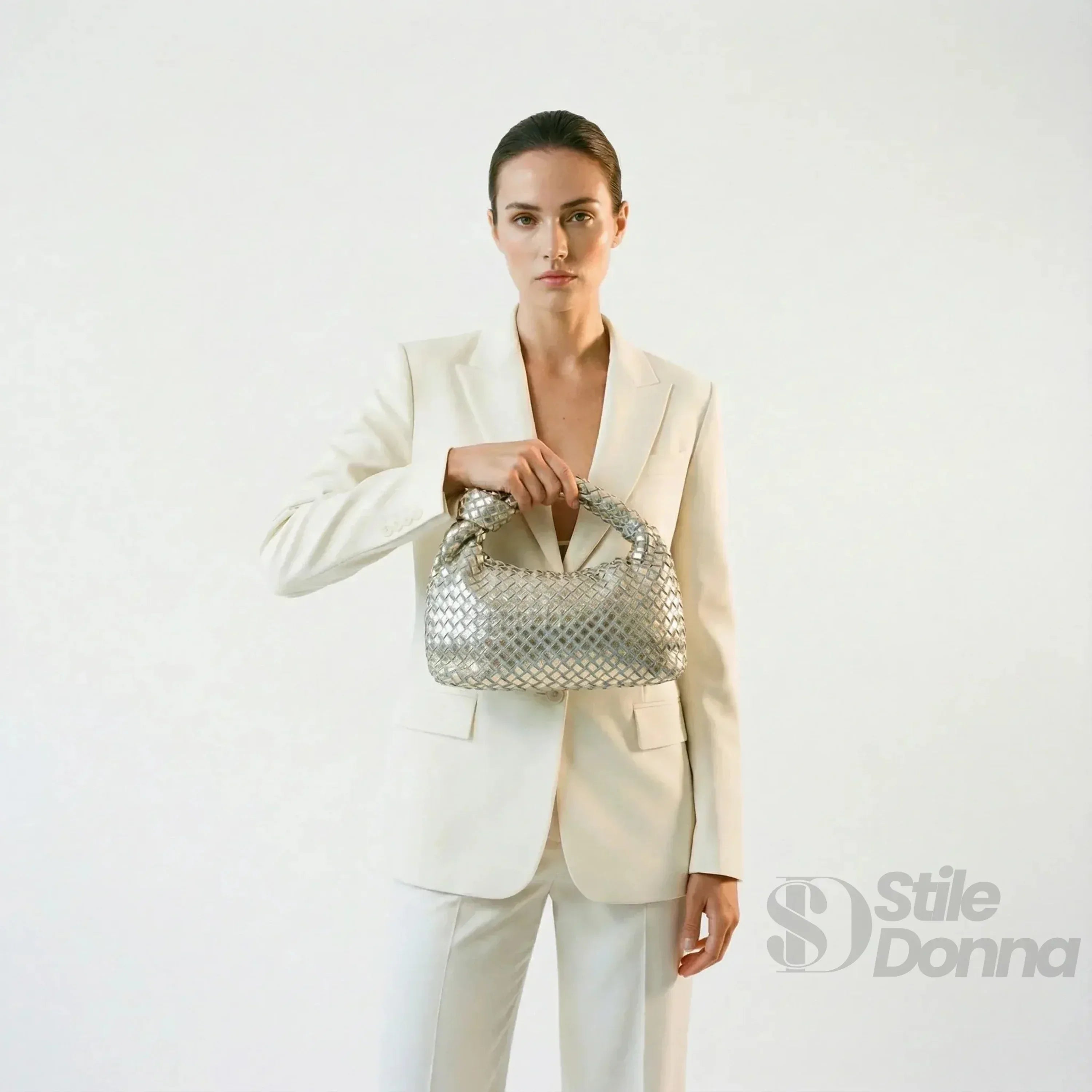 Stile Donna borsa a mano ecopelle argento manico a nodo intrecciato – dettaglio esterno