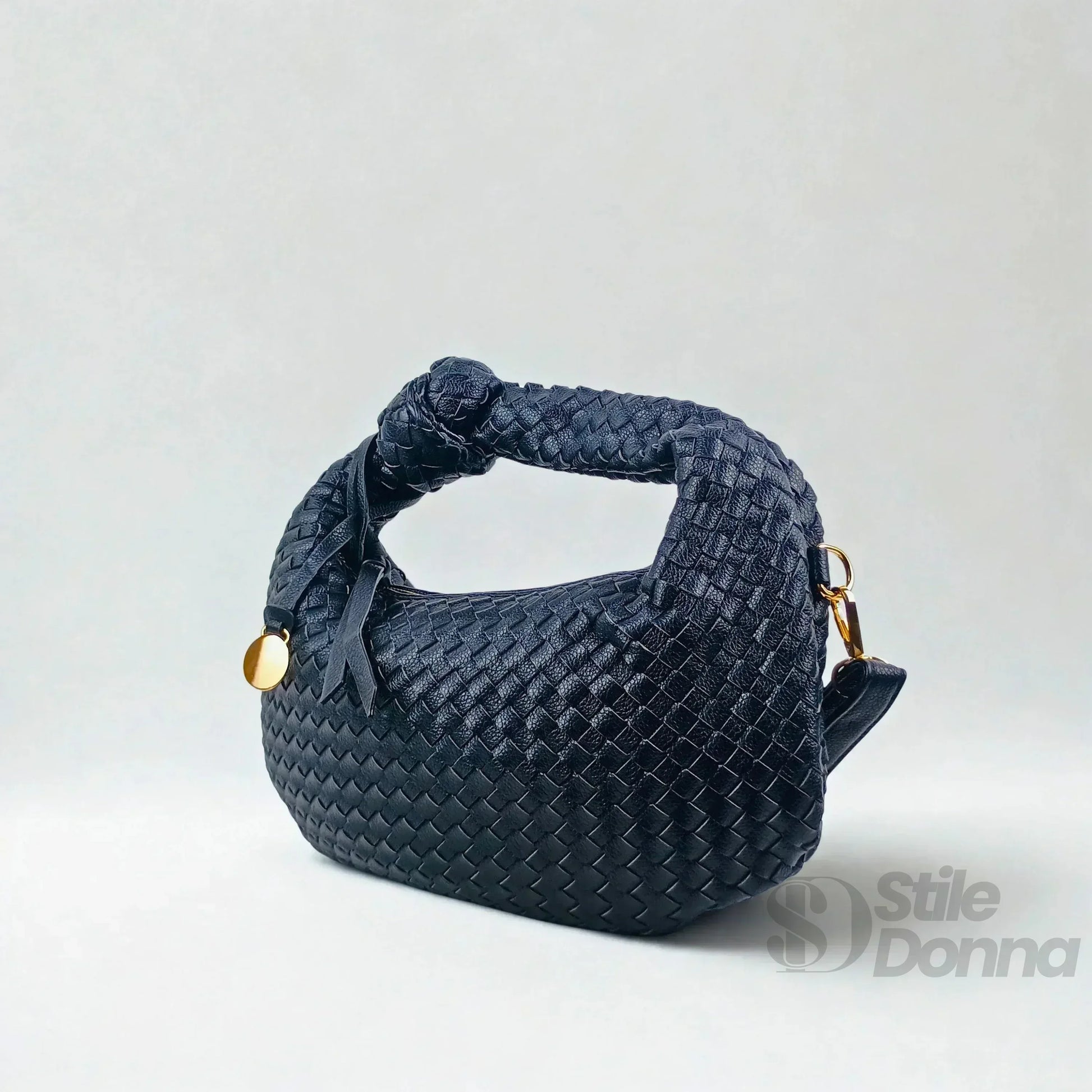Stile Donna borsa a spalla ecopelle intrecciata beige manico a nodo donna – borsa indossata