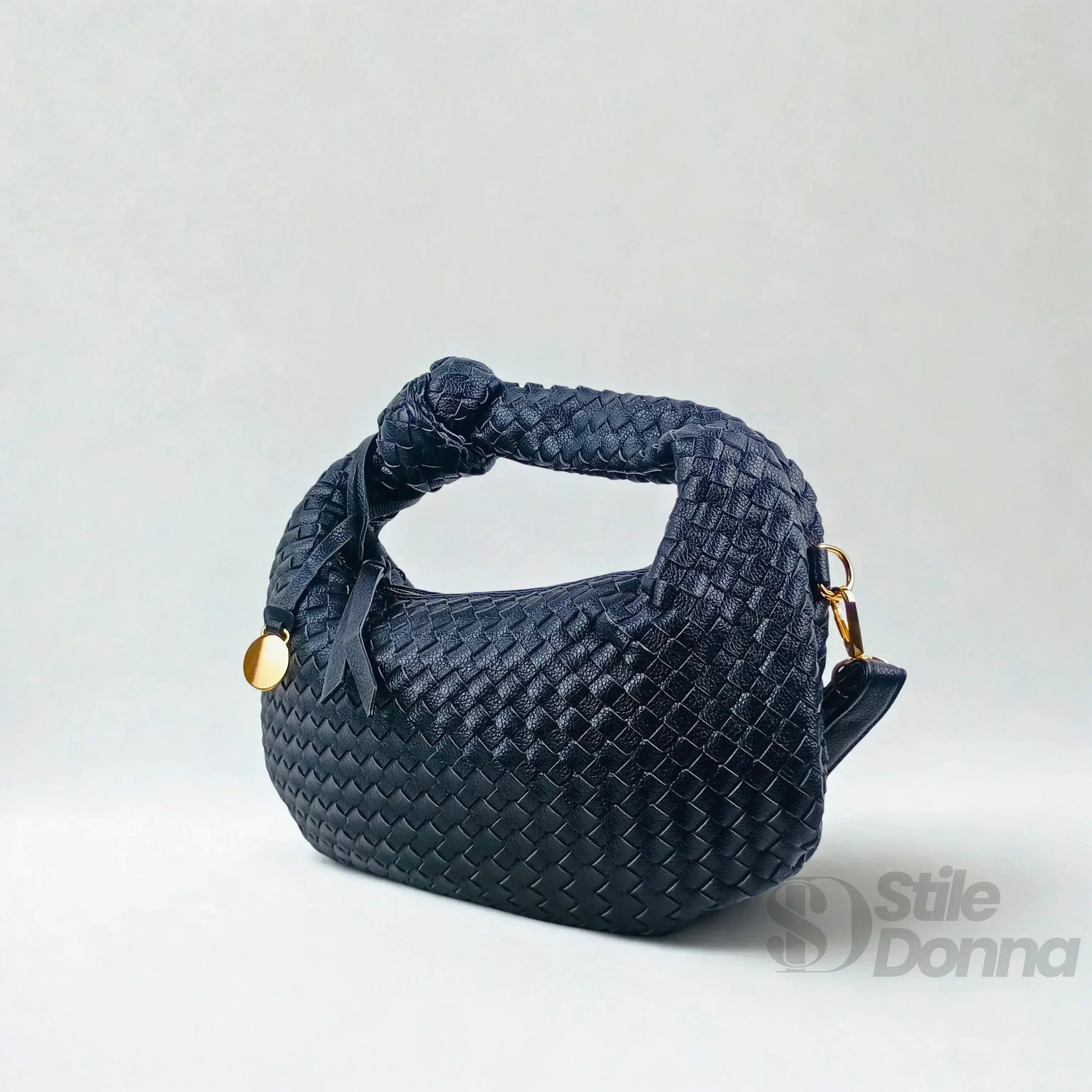 Stile Donna borsa a spalla ecopelle intrecciata beige manico a nodo donna – borsa indossata