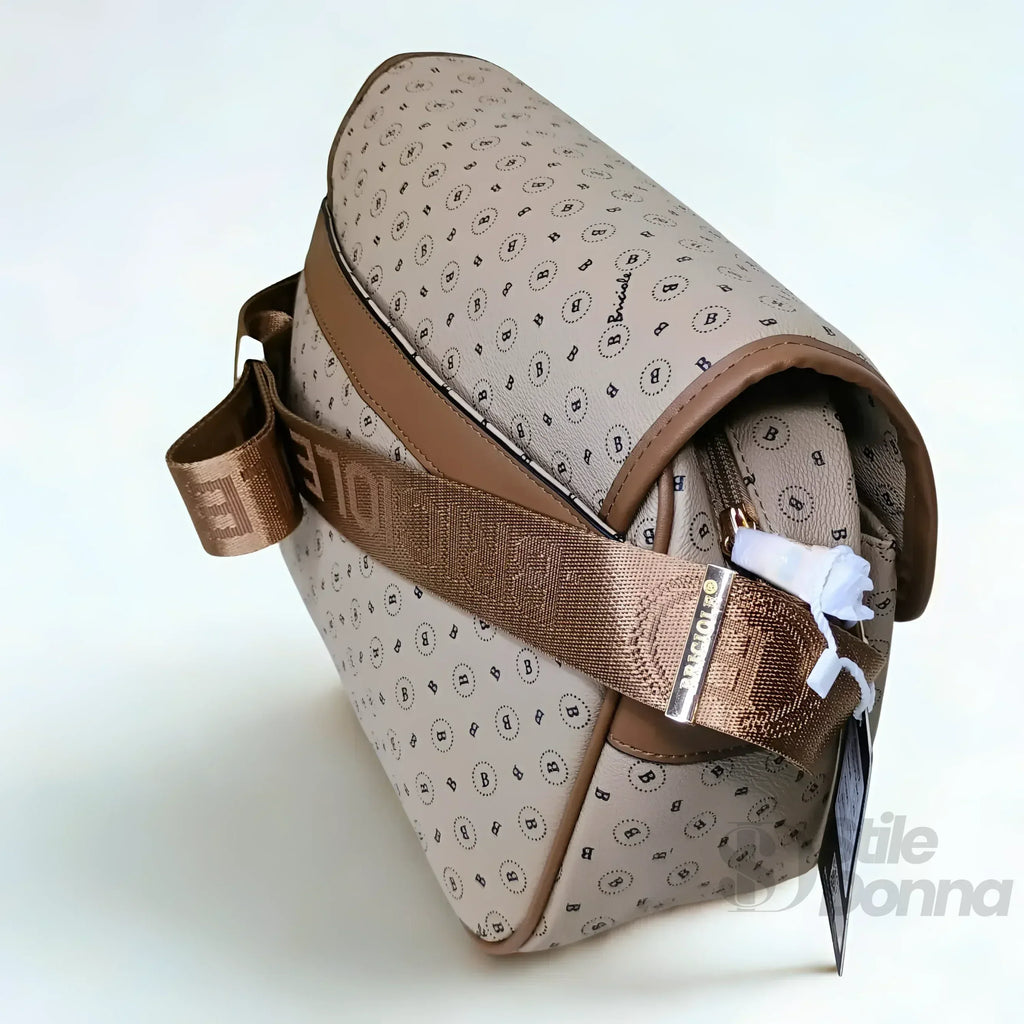 Briciole borsa a tracolla ecopelle beige dettagli oro donna – borsa indossata