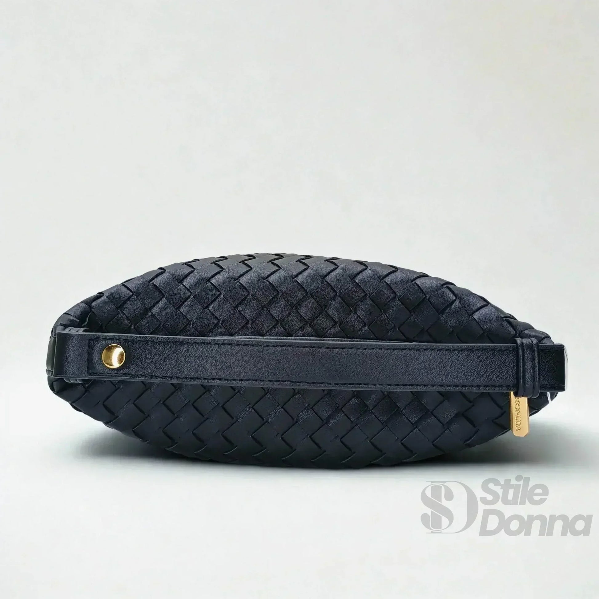 Coconuda borsa intrecciata ecopelle nera – con accessori abbinati