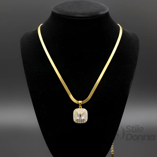Stile Donna collana herringbone oro ciondolo iniziale – vista laterale