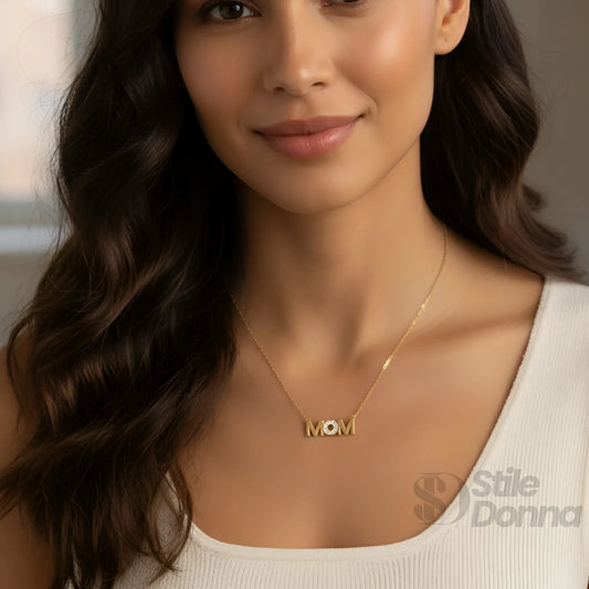 Stile Donna collana pendente MOM metallo dorato – vista posteriore
