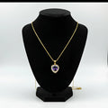 Stile Donna collana con aureola e cuore viola in metallo dorato – vista frontale