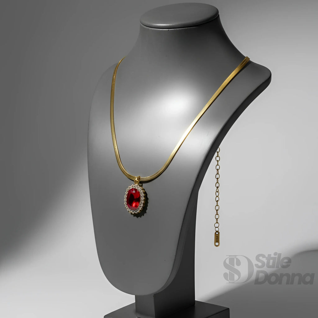Stile Donna collana rubino regale ciondolo ovale rosso – vista laterale