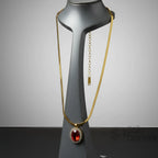 Collana con Ciondolo Ovale Rubino Regale in Oro - Stile Donna Bags
