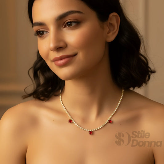 Stile Donna collana cristallo dorato con ciondoli cuore rosso delicata – dettaglio