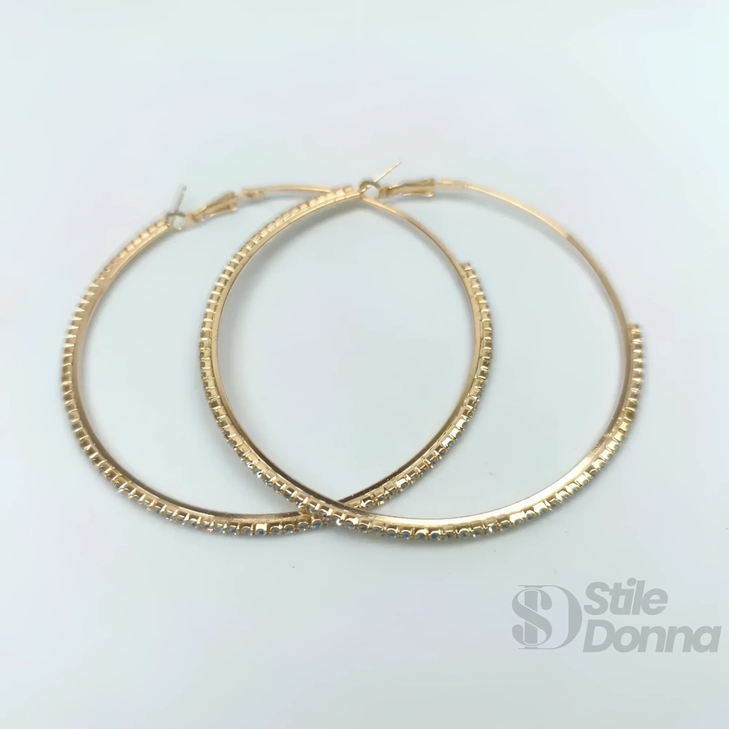 Stile Donna orecchini a cerchio testurizzati di lusso oro – dettaglio