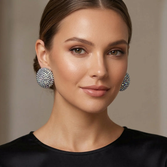 Stile Donna orecchini a perno cupola con strass argentati – vista laterale