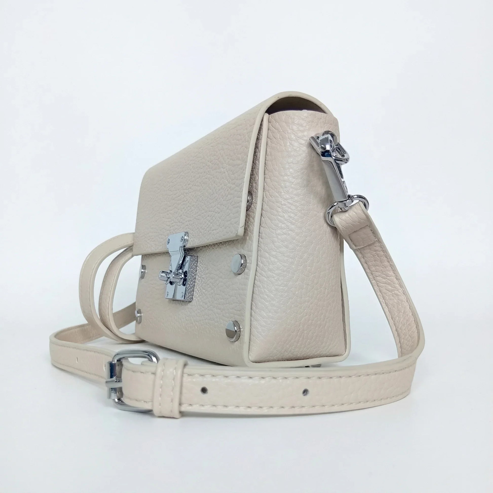 Stile Donna pochette a tracolla ecopelle con finiture argento – con accessori abbinati