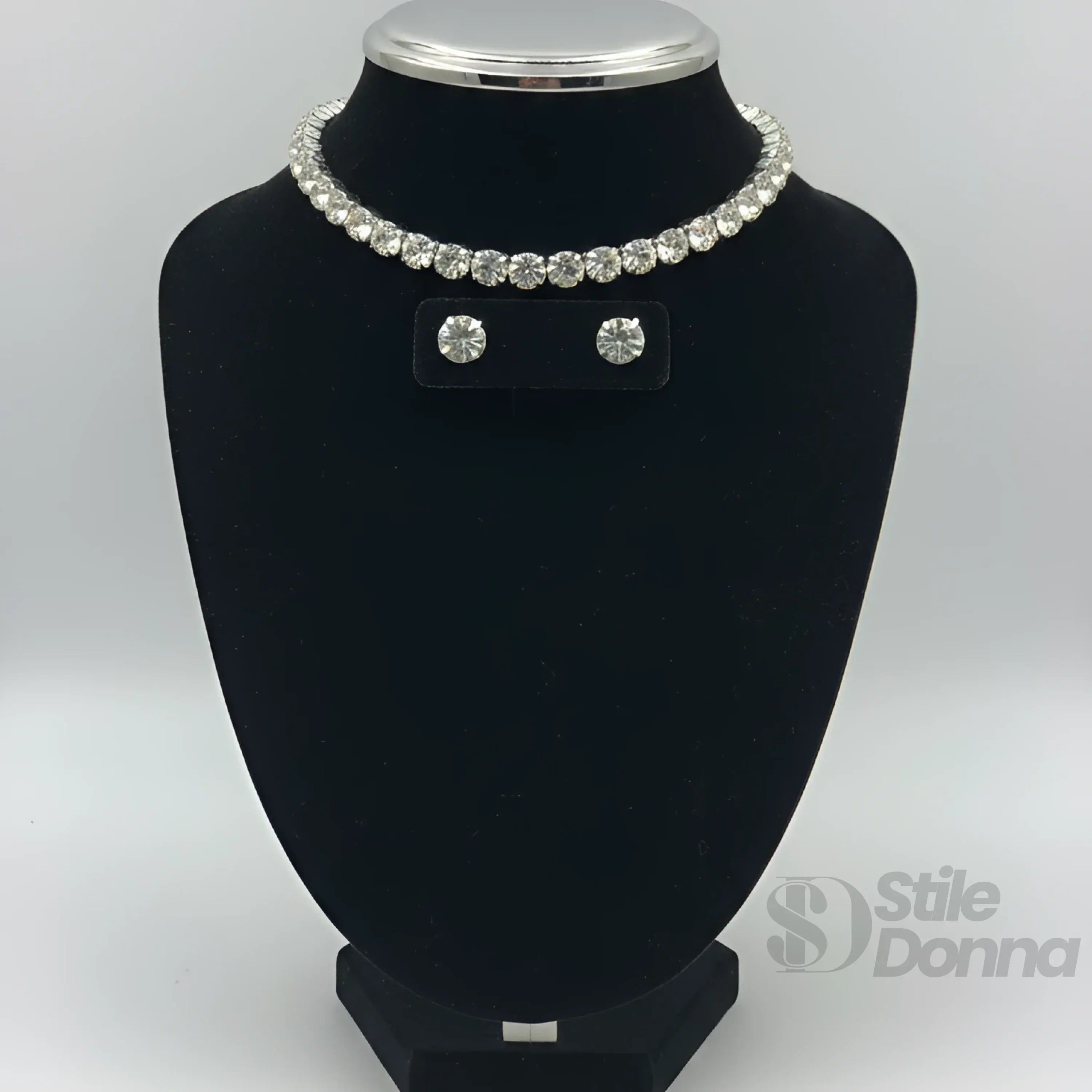 Stile Donna set collana tennis oro con orecchini a lobo pietre rotonde – dettaglio
