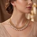 Stile Donna set collana e orecchini royal cascade cristalli dorati – vista laterale