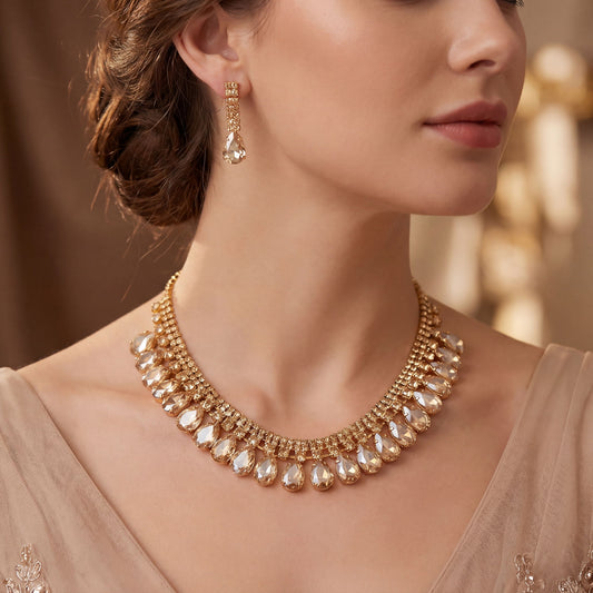 Stile Donna set collana e orecchini royal cascade cristalli dorati – vista laterale