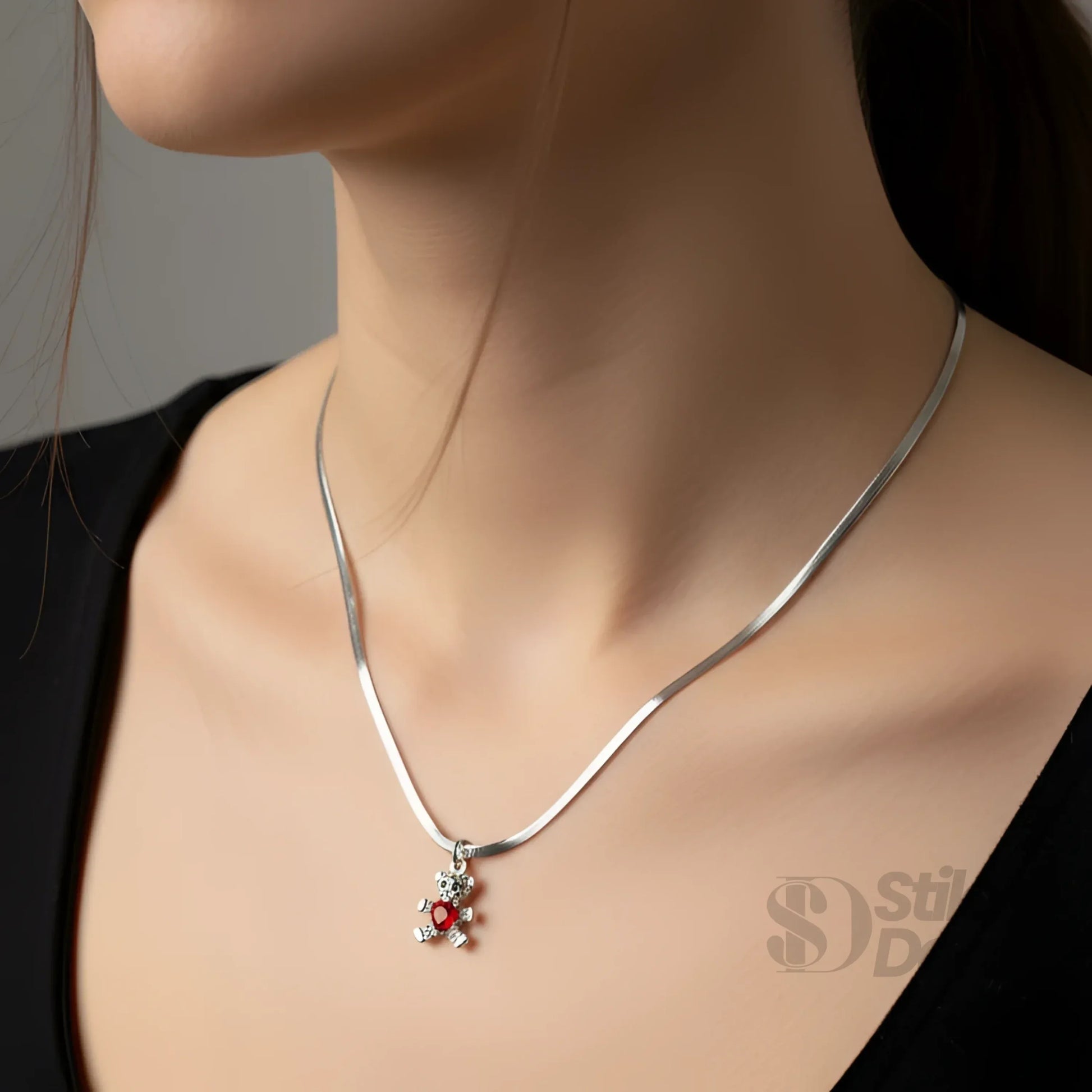 Sweetheart collana ciondolo orsetto argento catena serpente – vista dall'alto