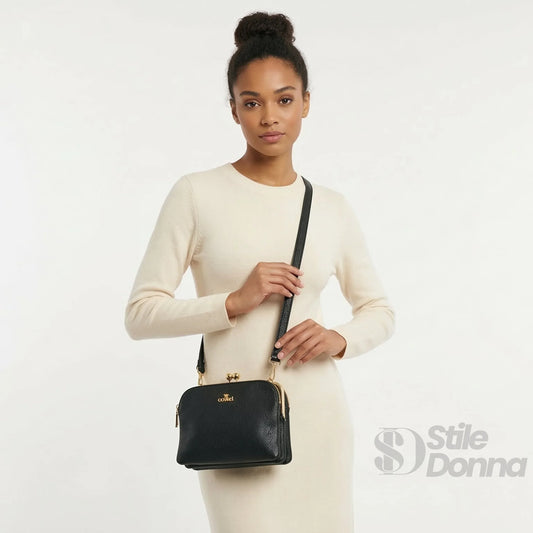 YY Coveri pochette a tracolla ecopelle nera con logo dorato – vista laterale