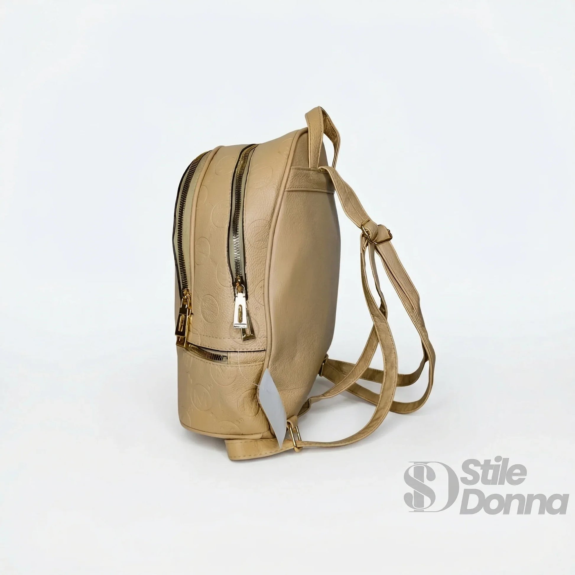 Stile Donna zaino ecopelle beige nero con monogramma donna – zaino indossato
