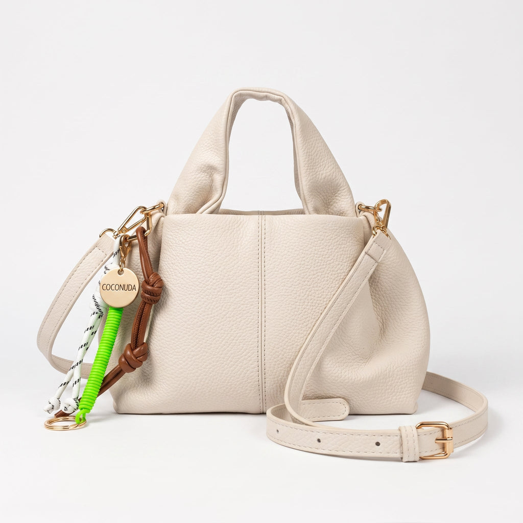 Borsa a Mano Coconuda in Ecopelle Goffrata con Charm Decorativo e Tracolla - Stile Donna Bags