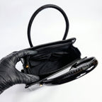 Borsa a Mano in Pelle Verniciata Lucida con Dettagli Dorati - Stile Donna Bags