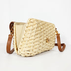 Borsa a Tracolla Stile Donna in Rafia con Patta in Ecopelle e Borchie Dorate - Stile Donna Bags