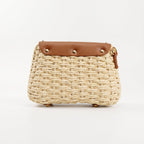 Borsa a Tracolla Stile Donna in Rafia con Patta in Ecopelle e Borchie Dorate - Stile Donna Bags