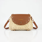 Borsa a Tracolla Stile Donna in Rafia con Patta in Ecopelle e Borchie Dorate - Stile Donna Bags