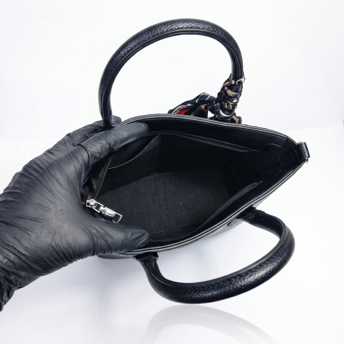 Borsa della Spesa in Ecopelle Nera Intrecciata con Dettaglio Sciarpa