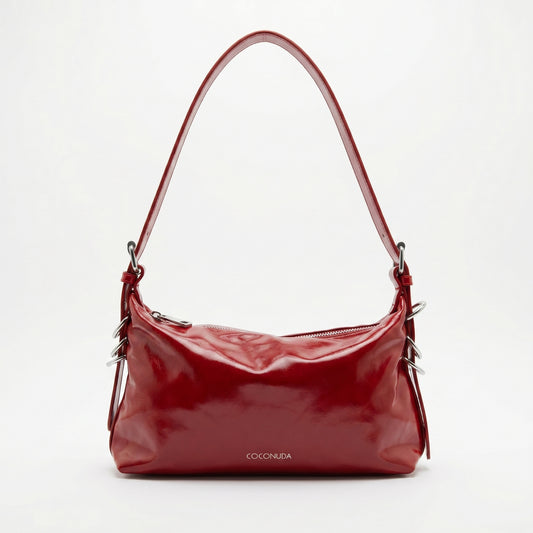 Borsa a tracolla Coconuda in pelle verniciata rossa con catena argentata by Stile Donna Bags