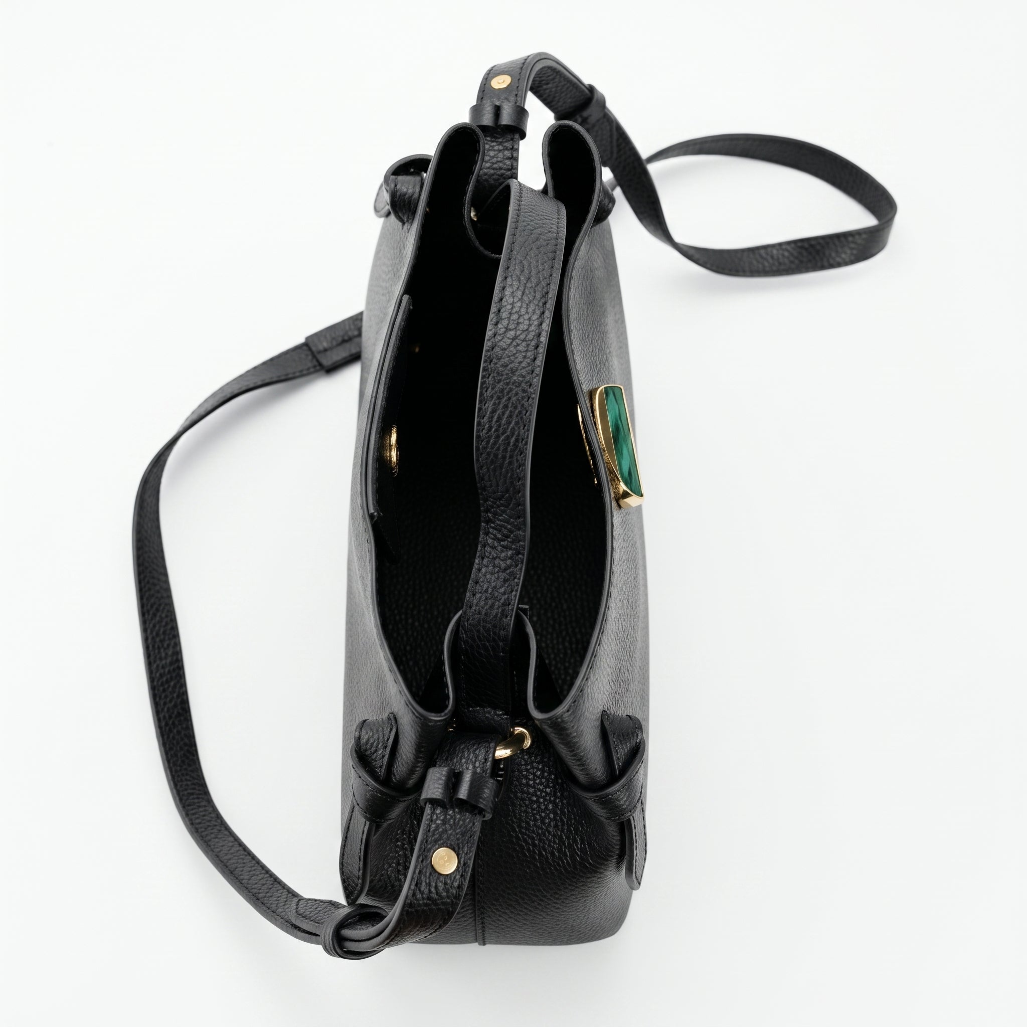 Borsa Livia in Vera Pelle Martellata Nera con Chiusura Disco Malachite