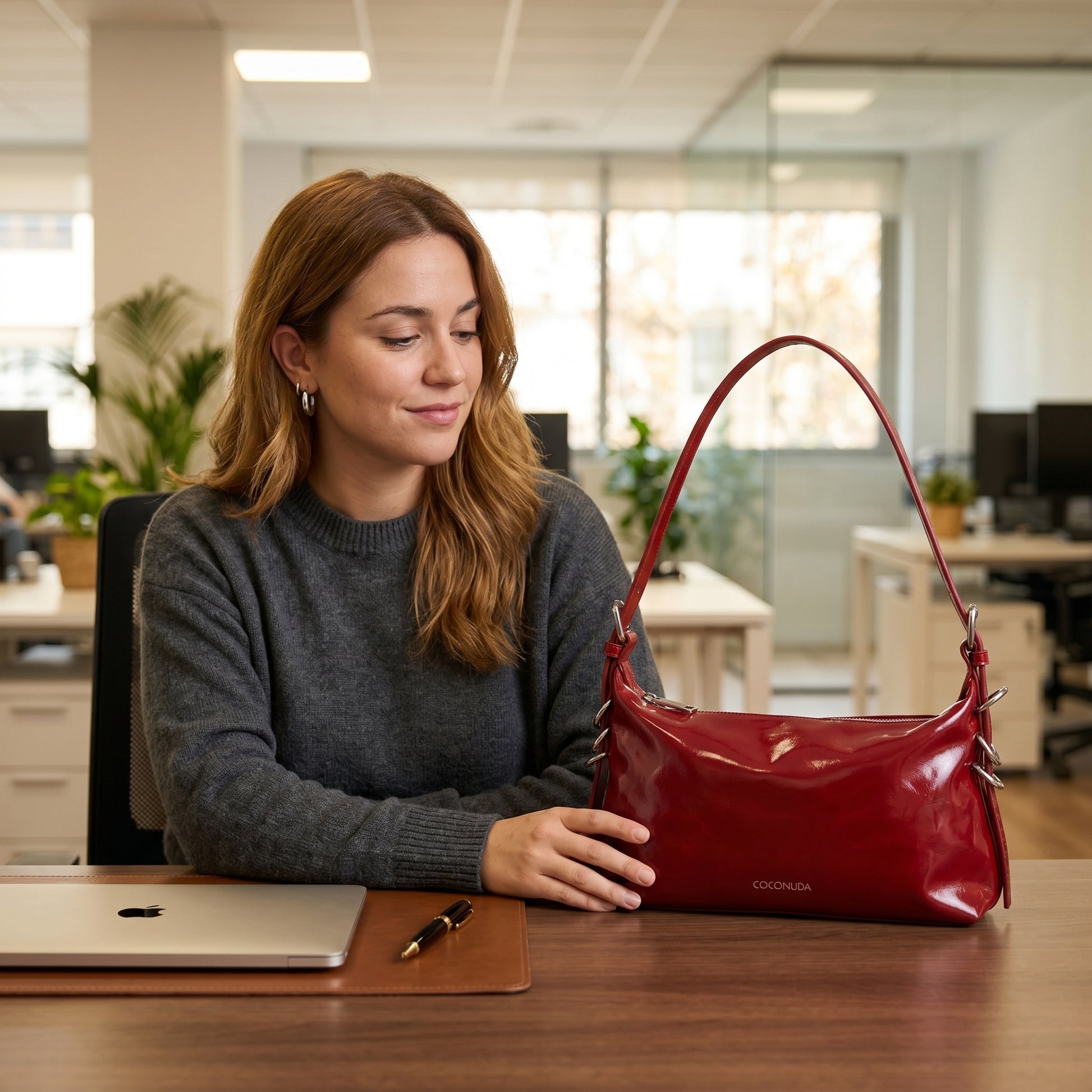 Borsa A Tracolla In Pelle Verniciata Rossa Protezione Microfibra by Stile Donna Bags
