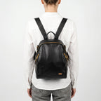 Zaino Enrico Coveri Nero con Tracolla – Pelle Martellata e Dettagli Oro - Stile Donna Bags
