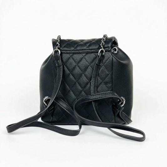 zaino-trapuntato-nero-con-dettaglio-a-catena-pelle-trapuntata-909 - Stile Donna Bags